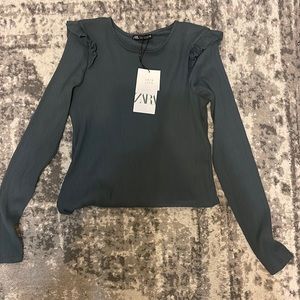 Woman’s Zara top